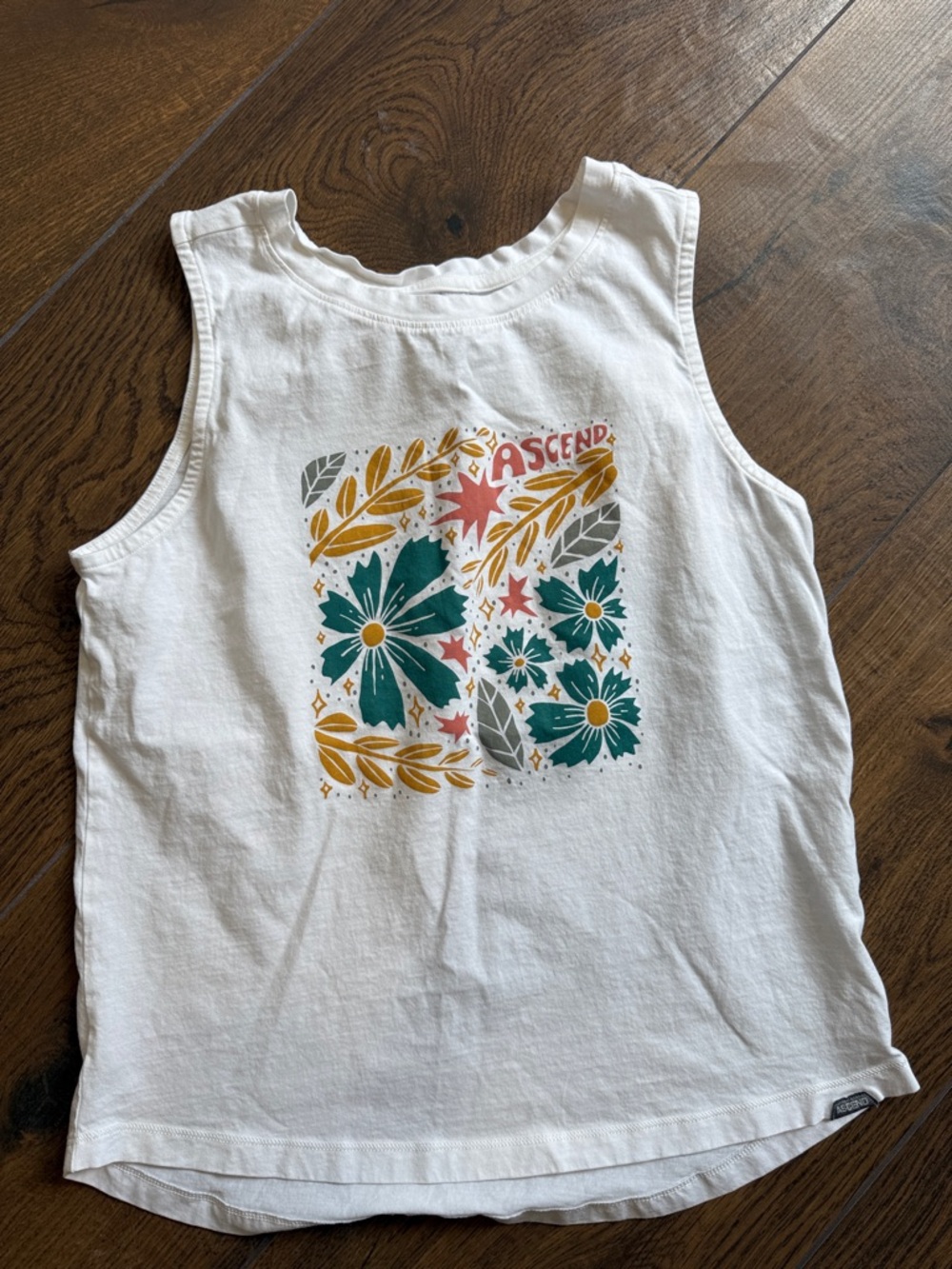 Womans Ascend White Floral Graphic Tank Top - size-Small